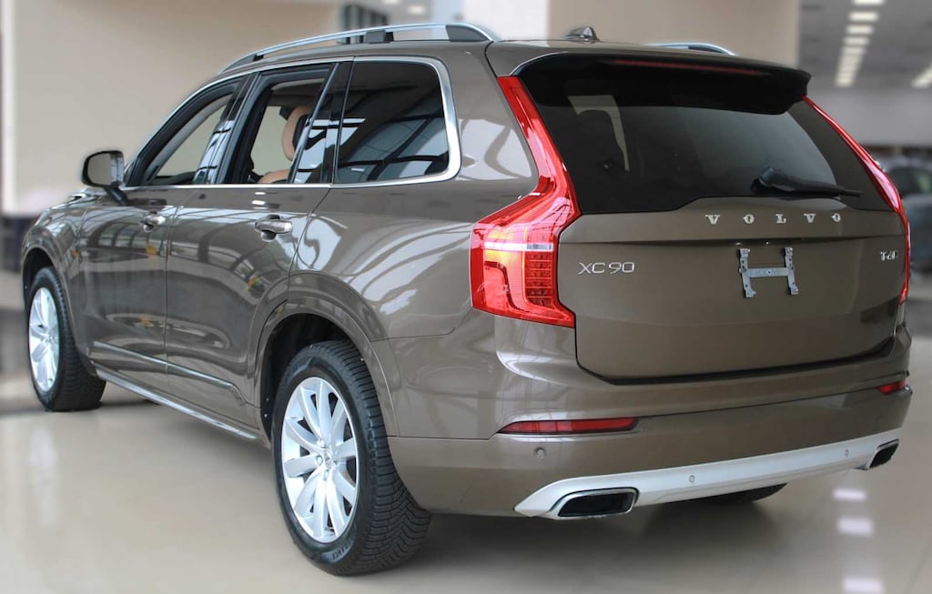 Used 2016 Volvo XC90 Momentum SUV