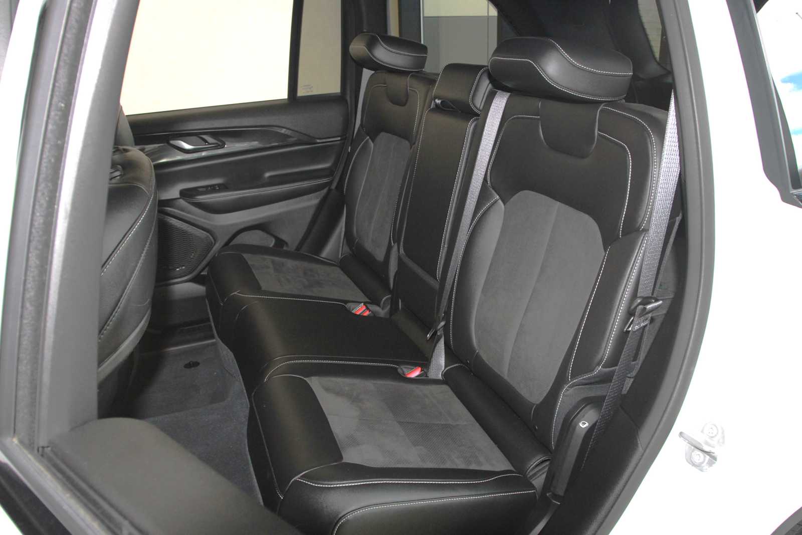 used 2023 Jeep Grand Cherokee car, priced at $30,497