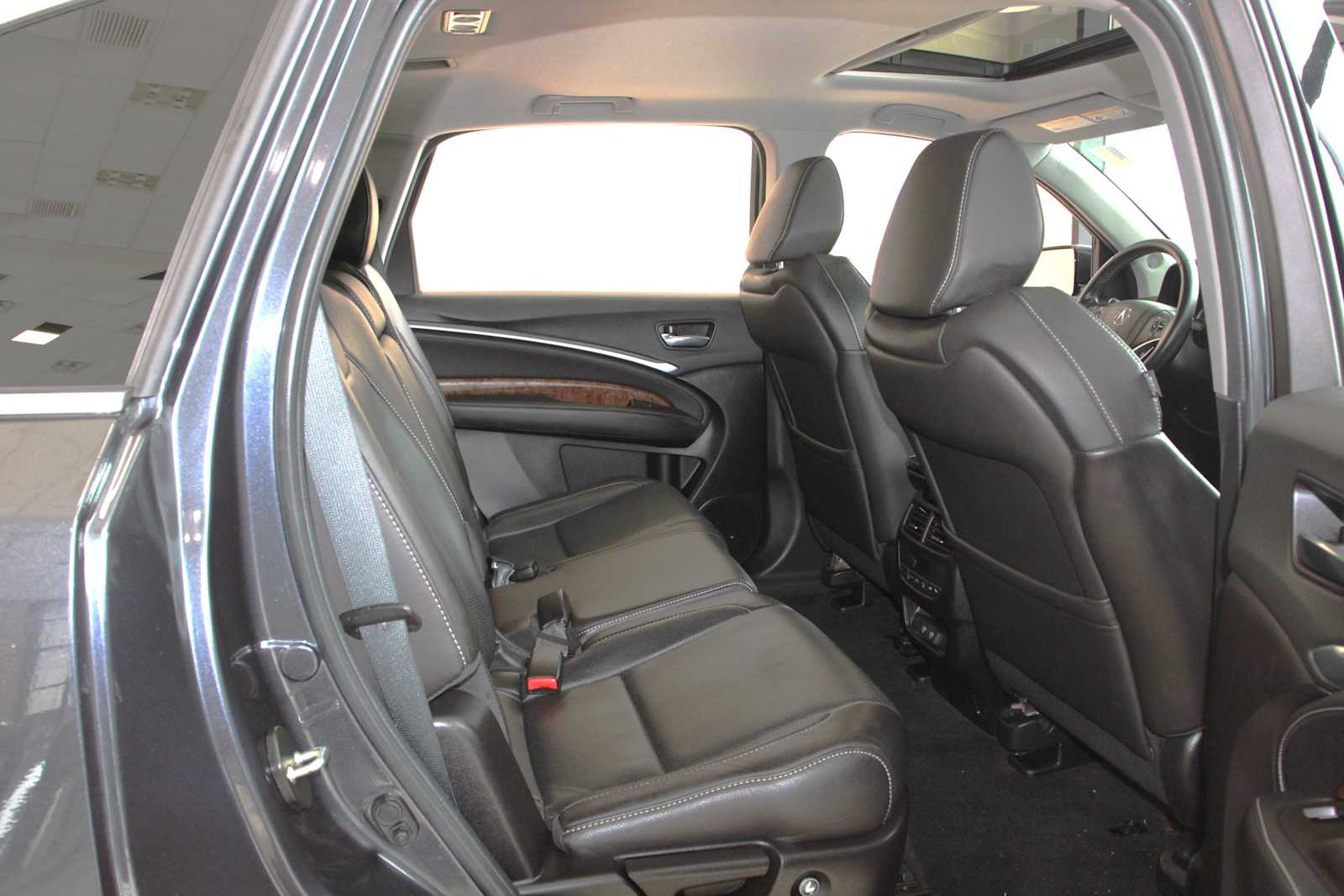 used 2020 Acura MDX car, priced at $24,497