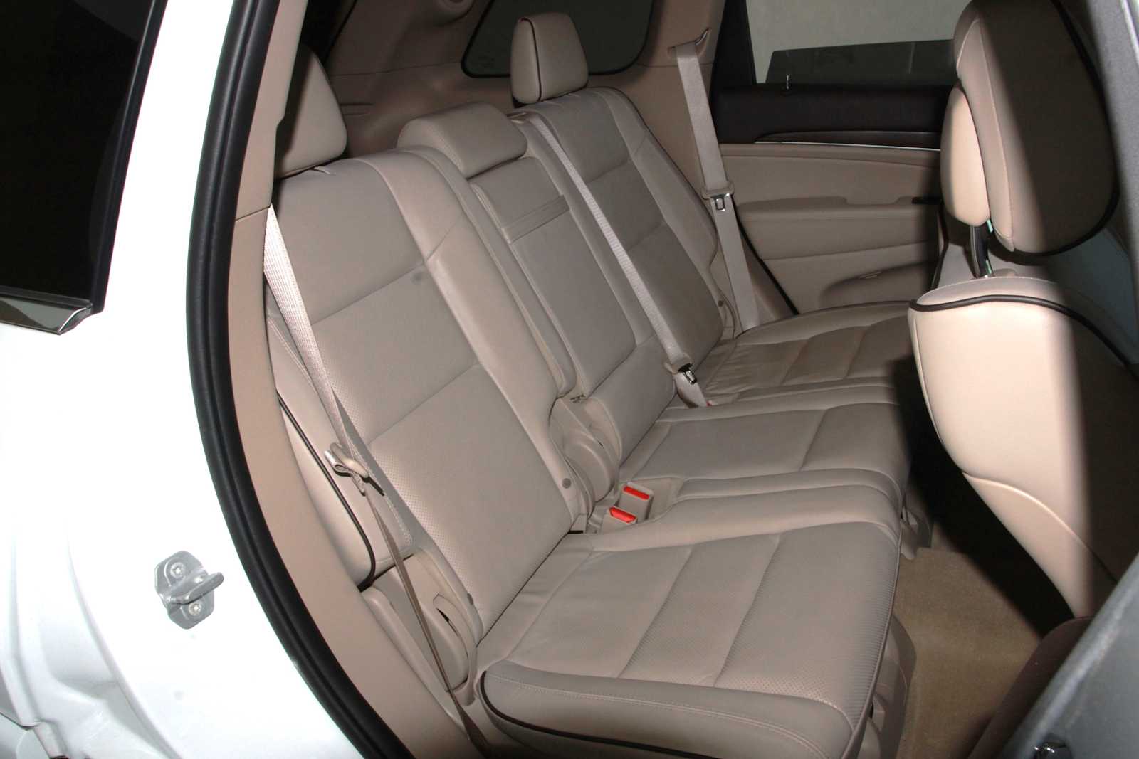 used 2020 Jeep Grand Cherokee car, priced at $18,497