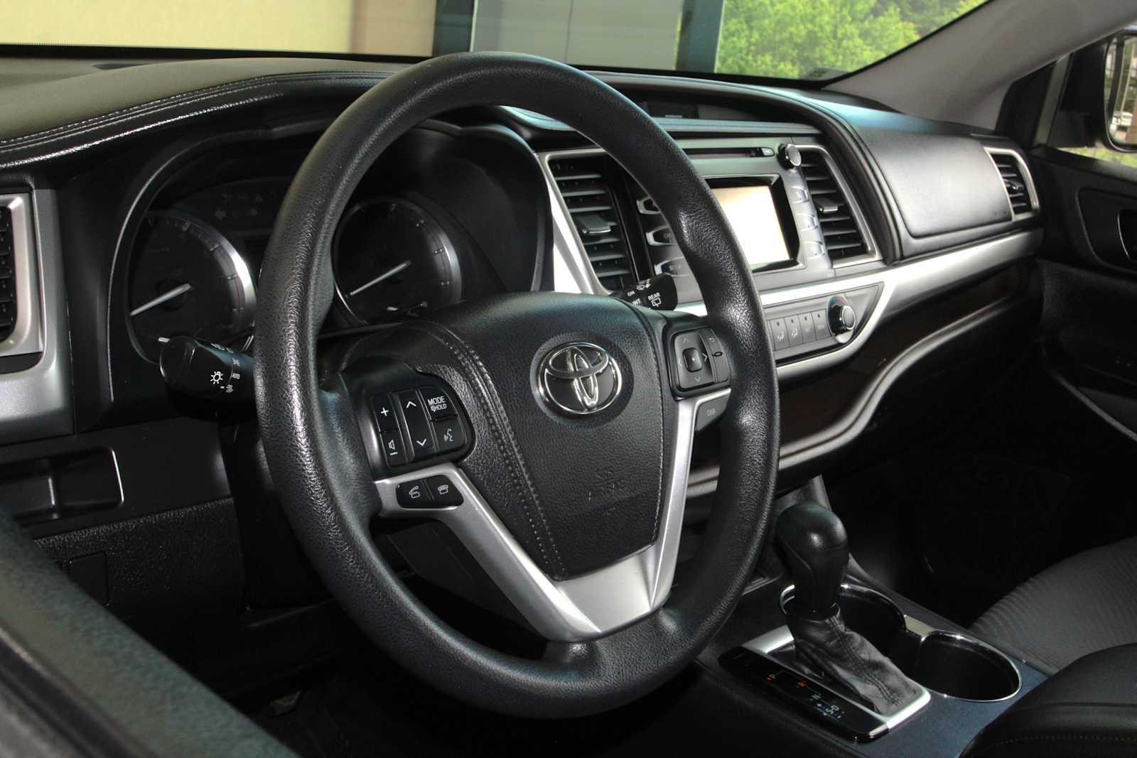 used 2015 Toyota Highlander car, priced at $18,497