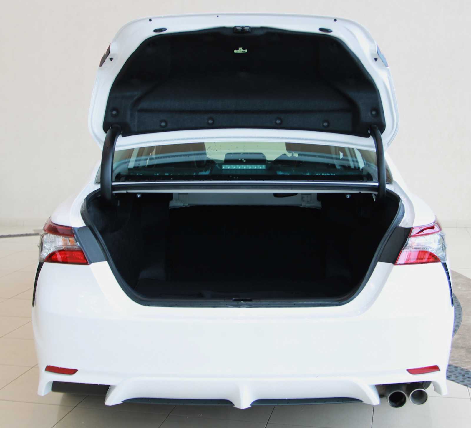 2023 Toyota Camry SE photo 4