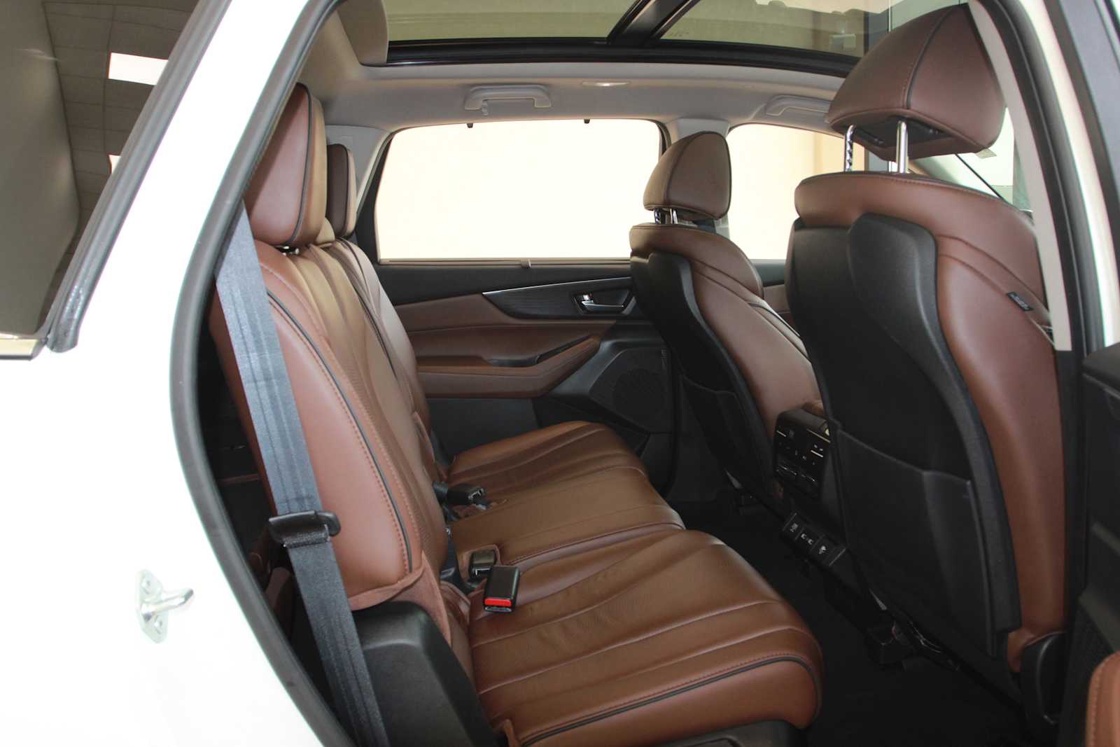 used 2023 Acura MDX car, priced at $39,497