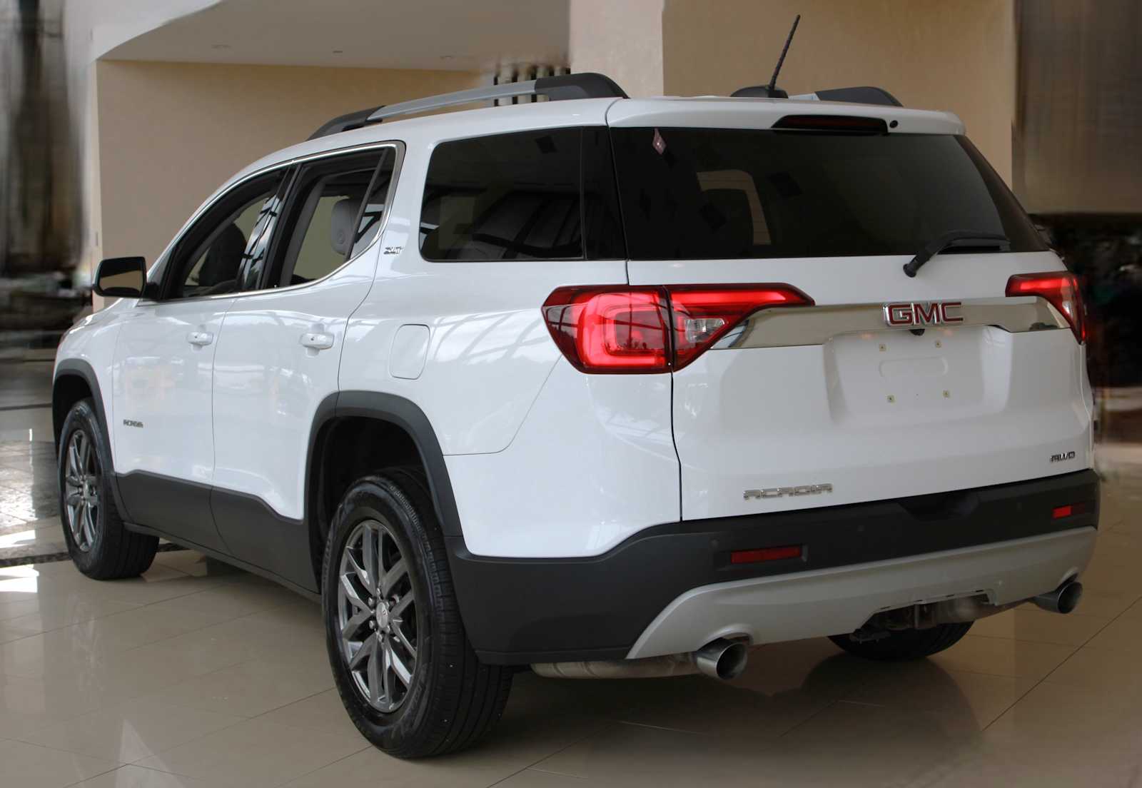 2019 Gmc Acadia SLT photo 3