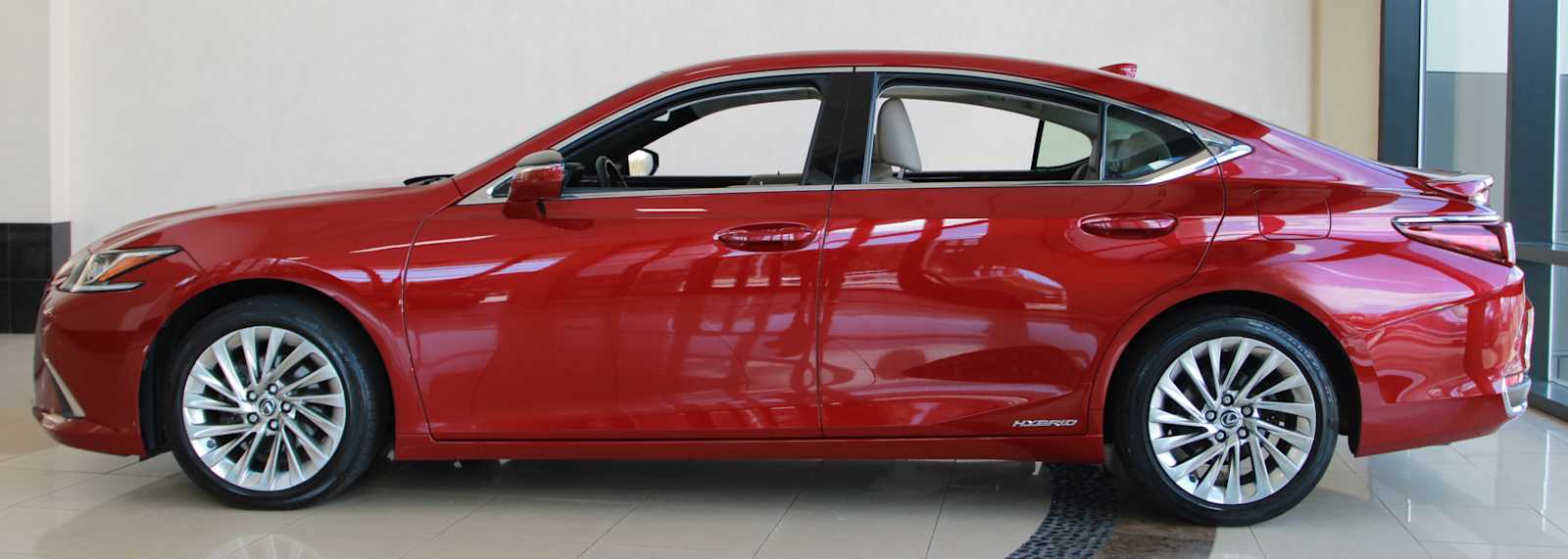 used 2019 Lexus ES 300h car, priced at $23,497