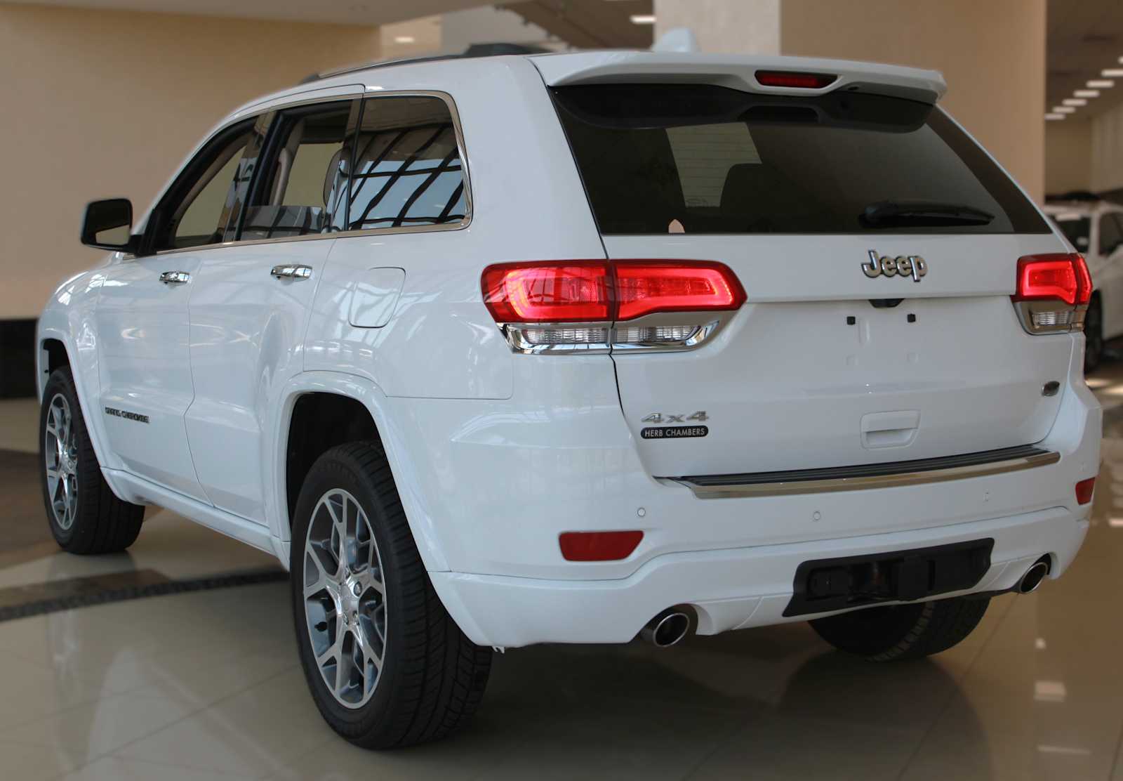 used 2020 Jeep Grand Cherokee car, priced at $18,497