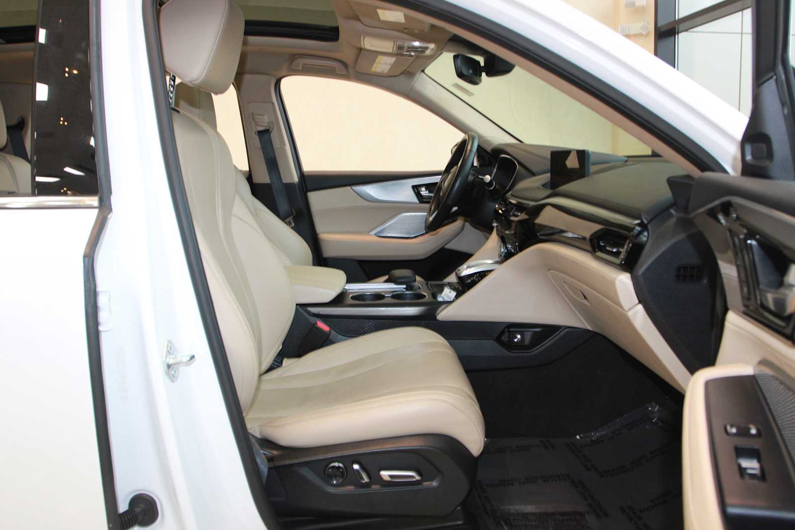 used 2023 Acura MDX car, priced at $37,797