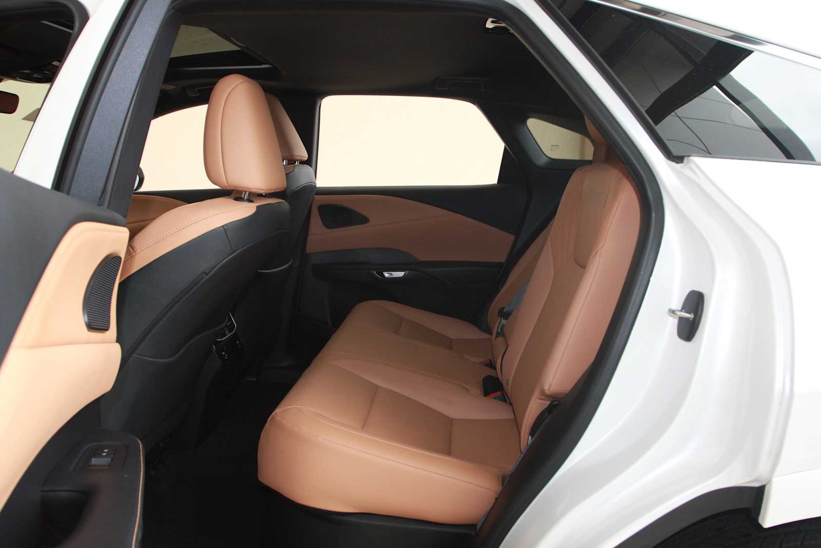 2025 Lexus RX 350 - Photo 23
