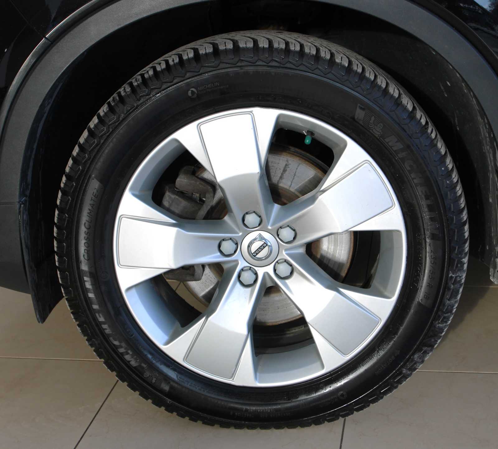 used 2020 Volvo XC40 car, priced at $17,497