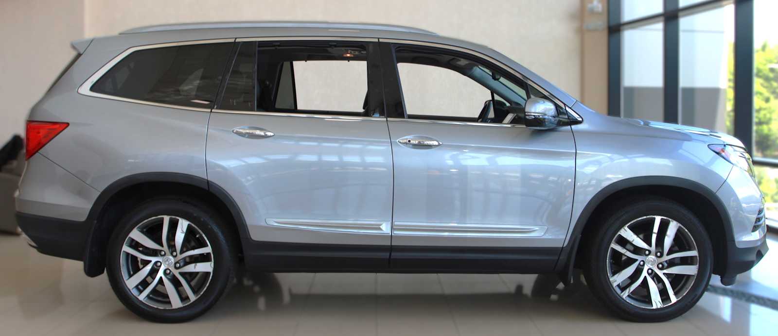 used 2016 Honda Pilot car, priced at $21,497