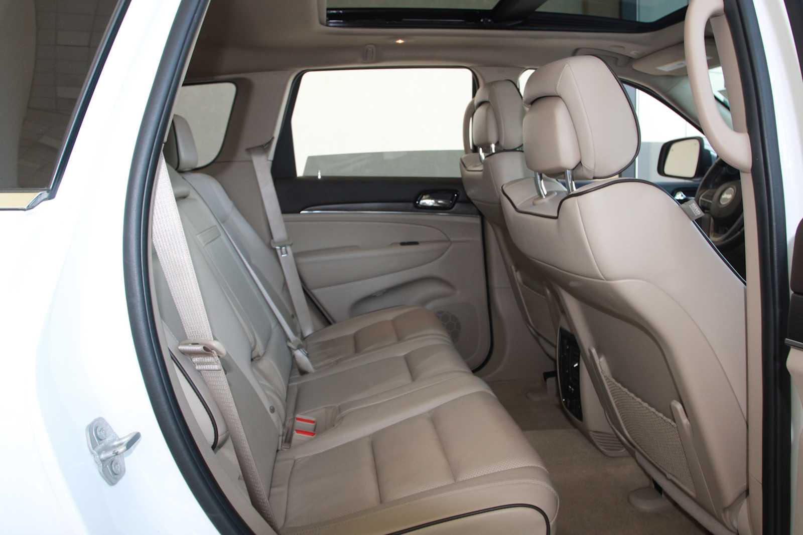 used 2020 Jeep Grand Cherokee car, priced at $18,497