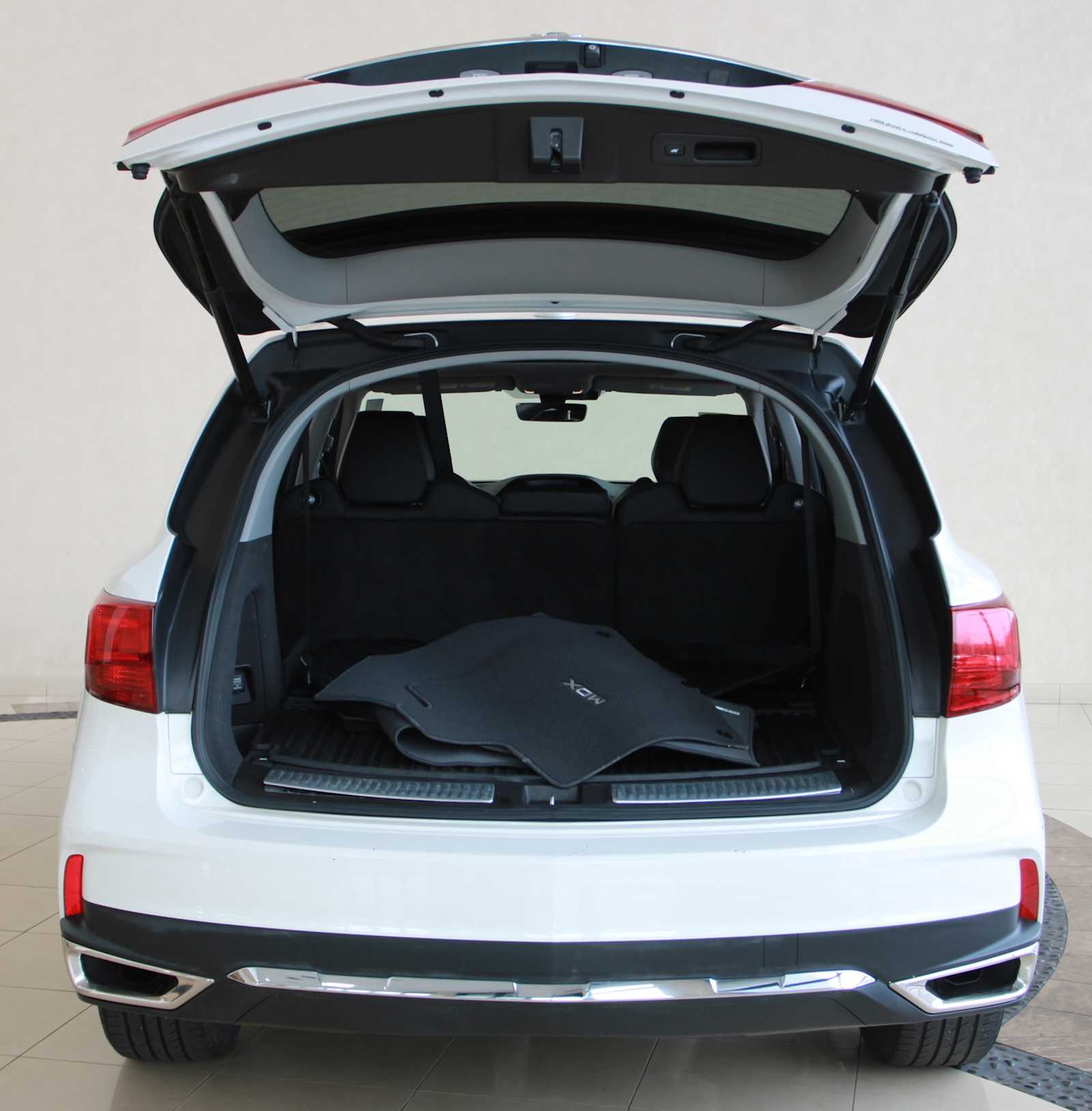 used 2018 Acura MDX car, priced at $23,097