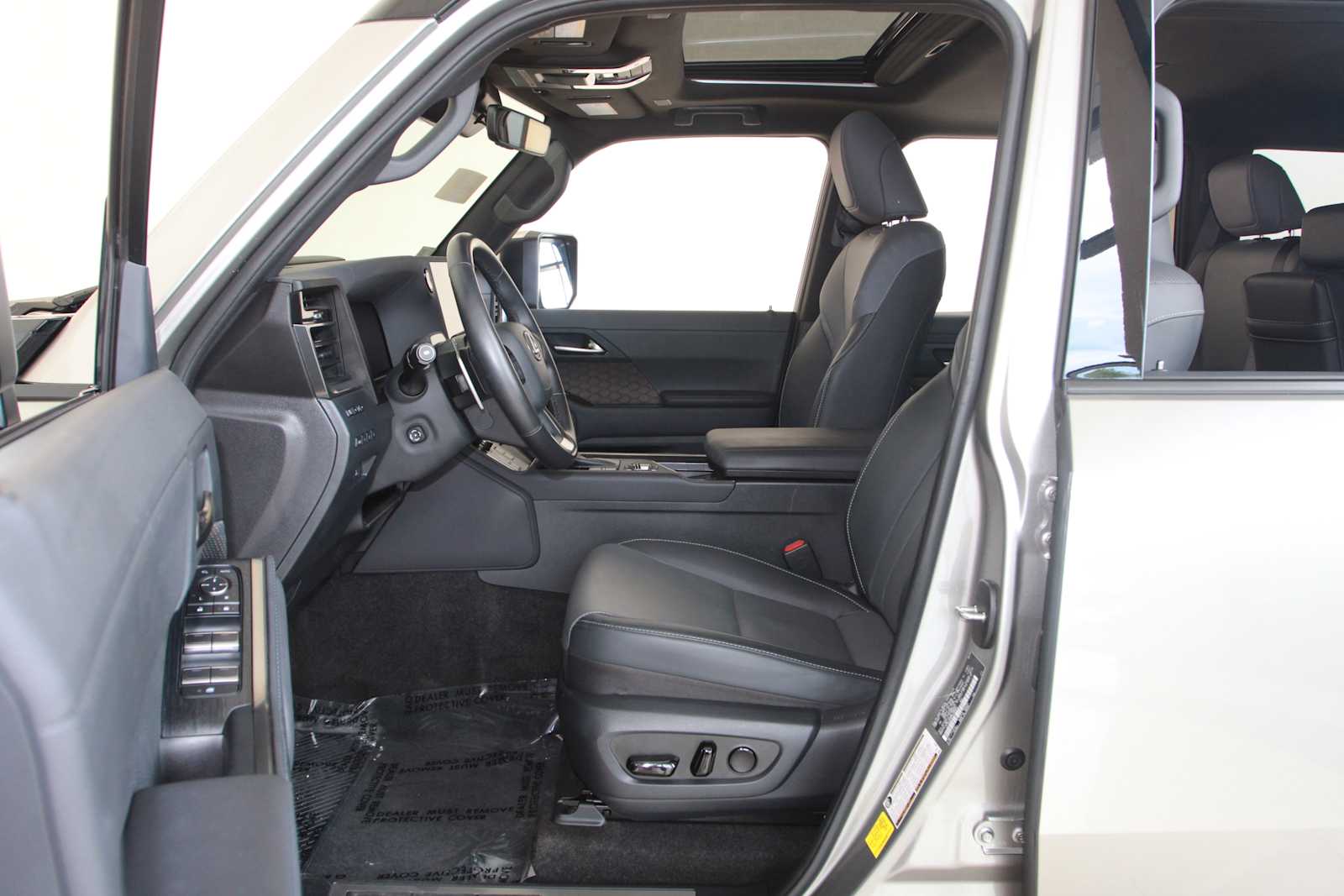 2025 Lexus GX Premium - Photo 22
