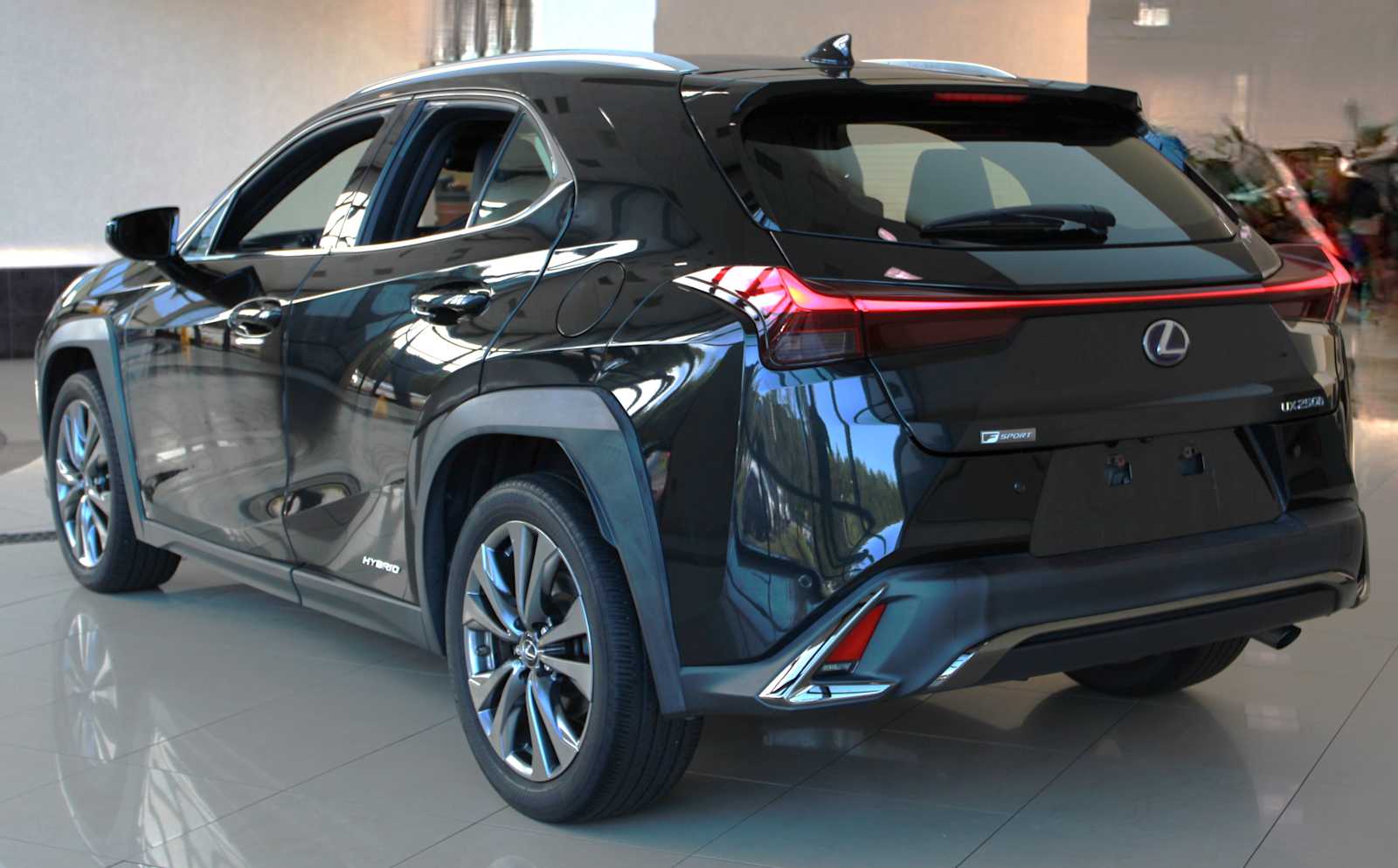 2019 Lexus UX 250h F SPORT photo 3