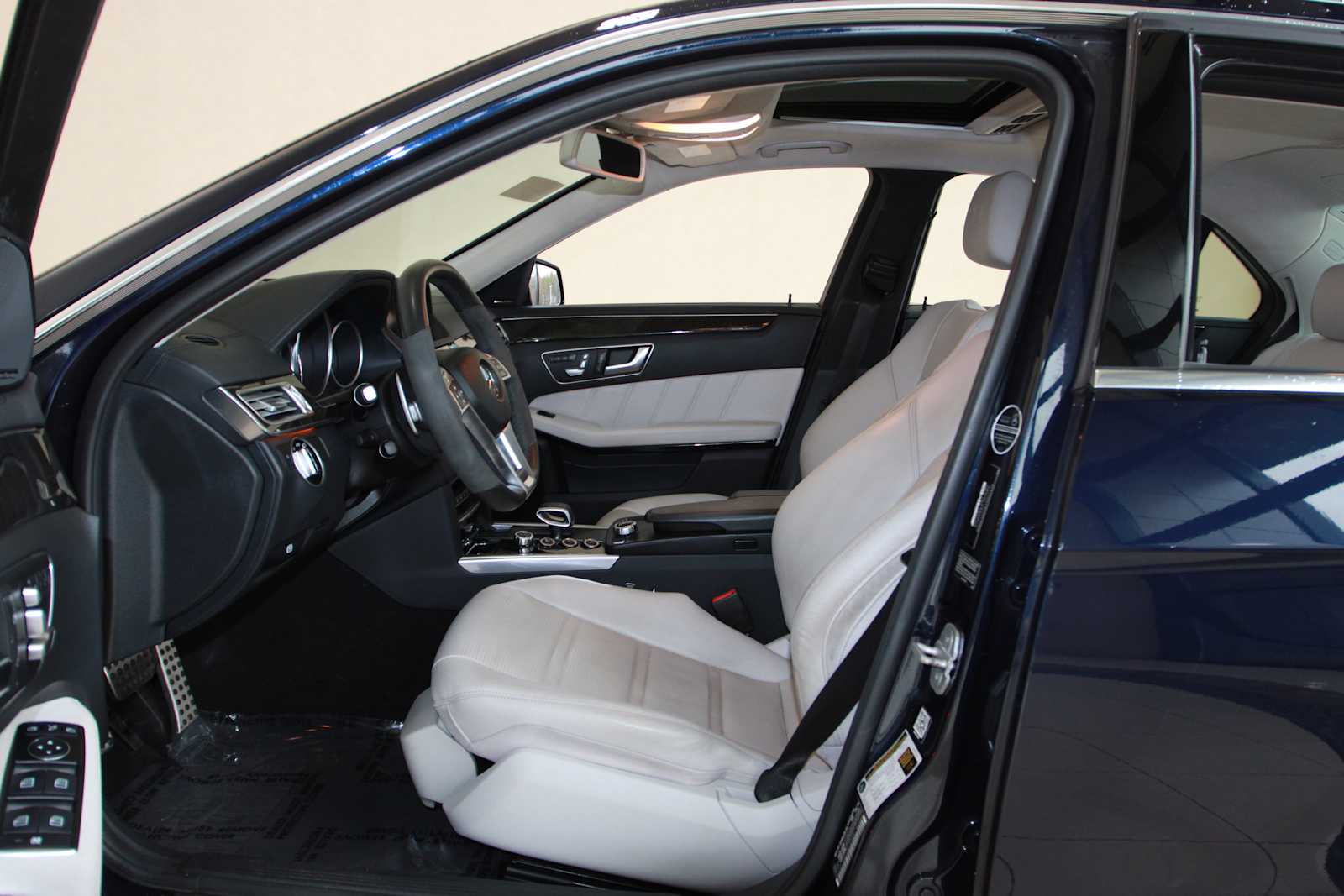 2016 Mercedes Benz E 63 AMG 4MATIC Sedan photo 3