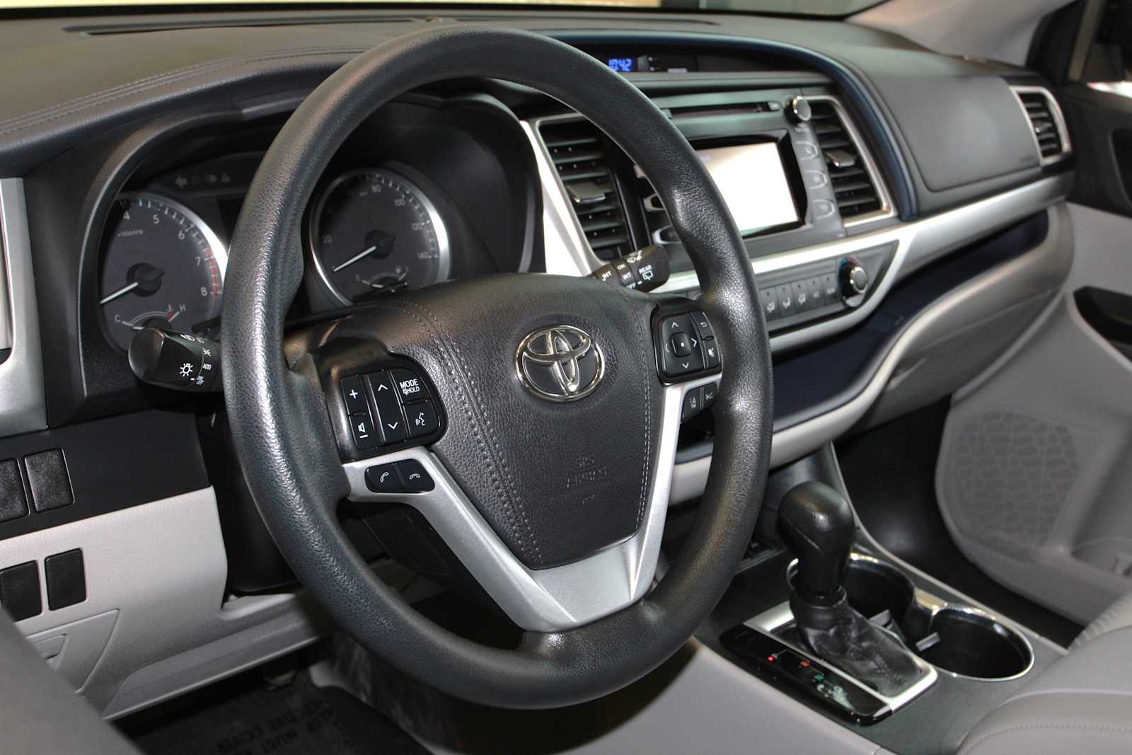 used 2019 Toyota Highlander car, priced at $28,497