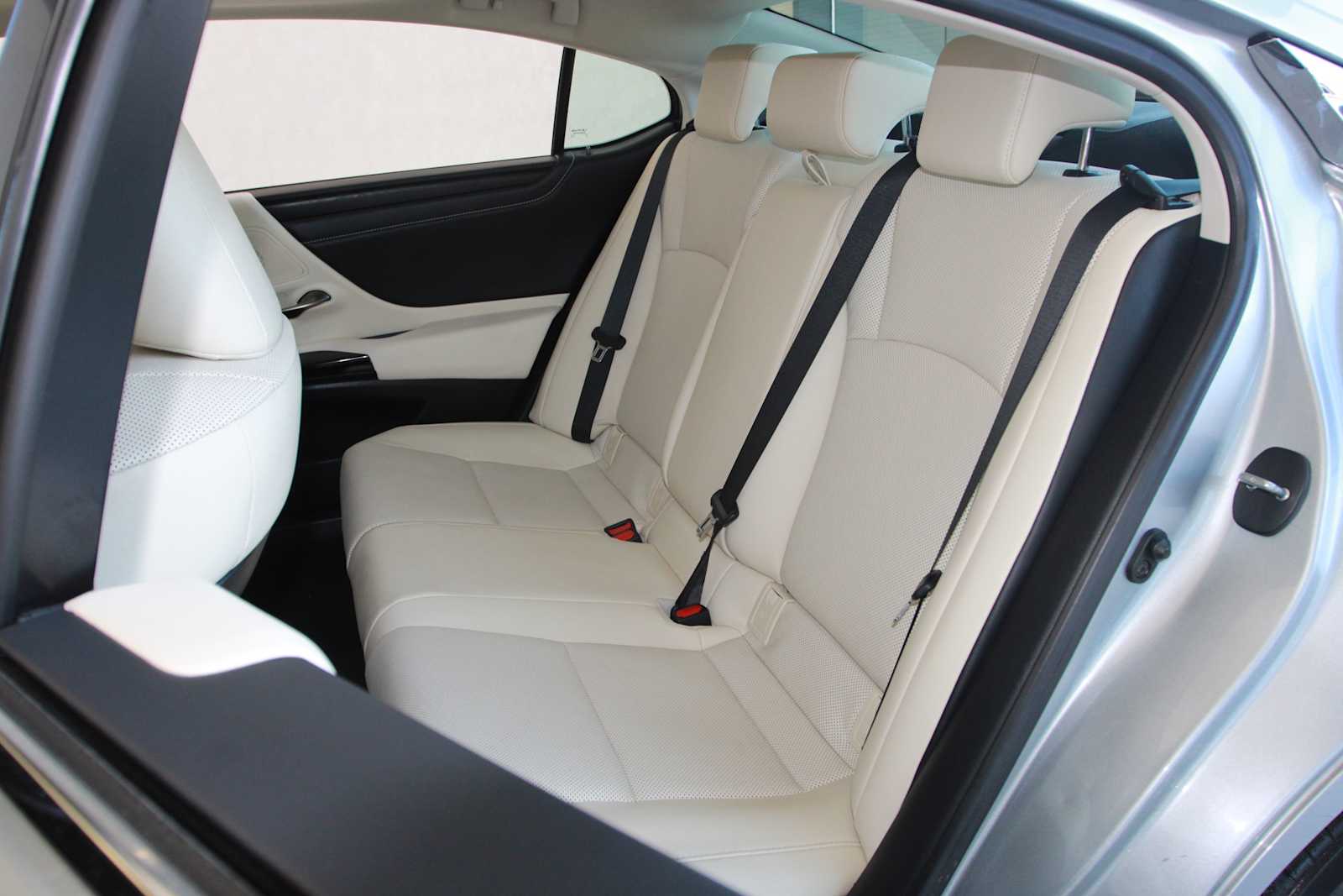 used 2022 Lexus ES 250 car, priced at $35,497