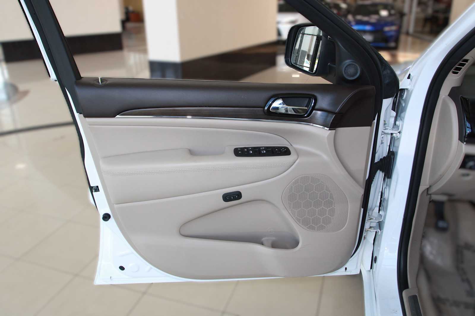used 2020 Jeep Grand Cherokee car, priced at $18,497
