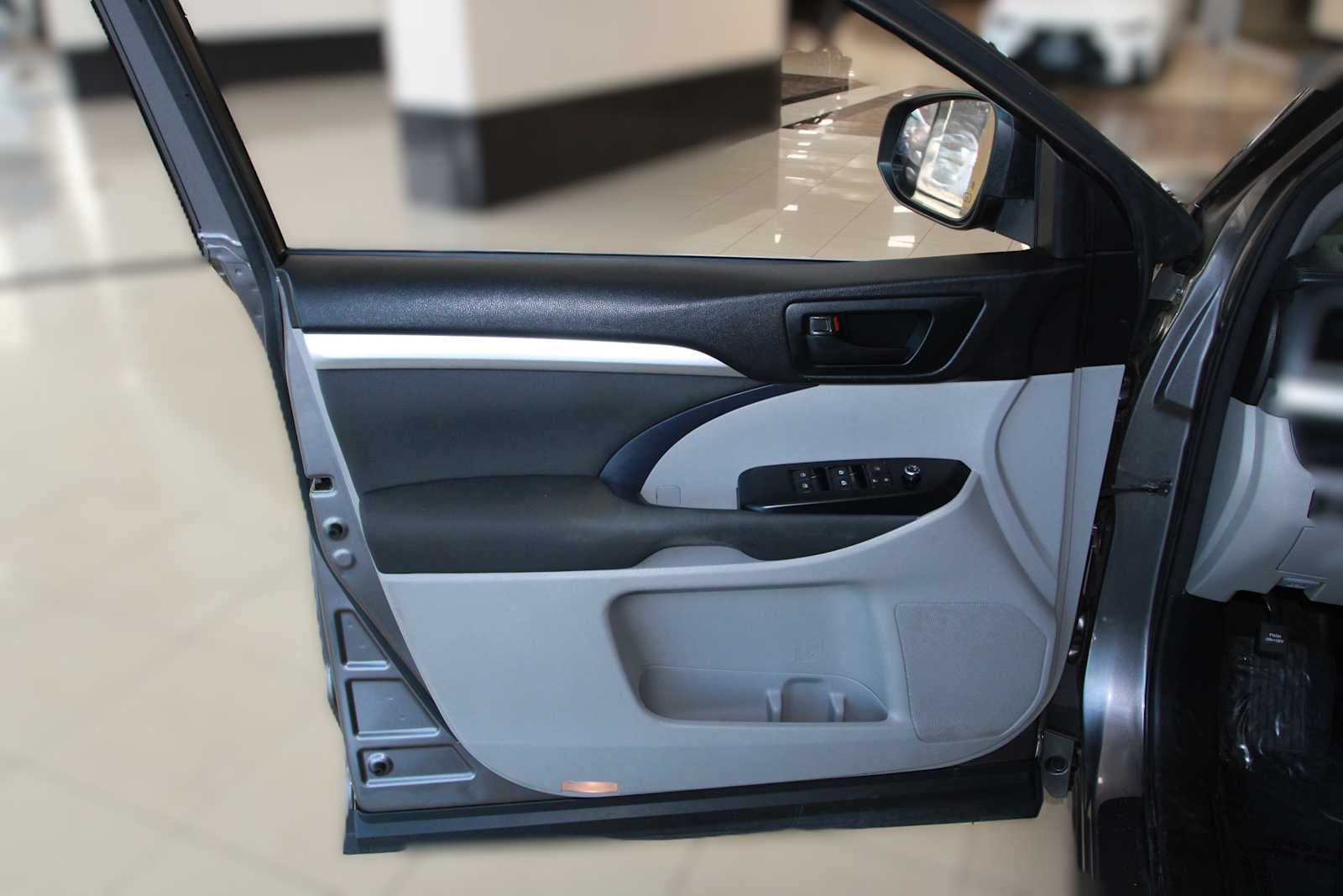 used 2015 Toyota Highlander car, priced at $18,197