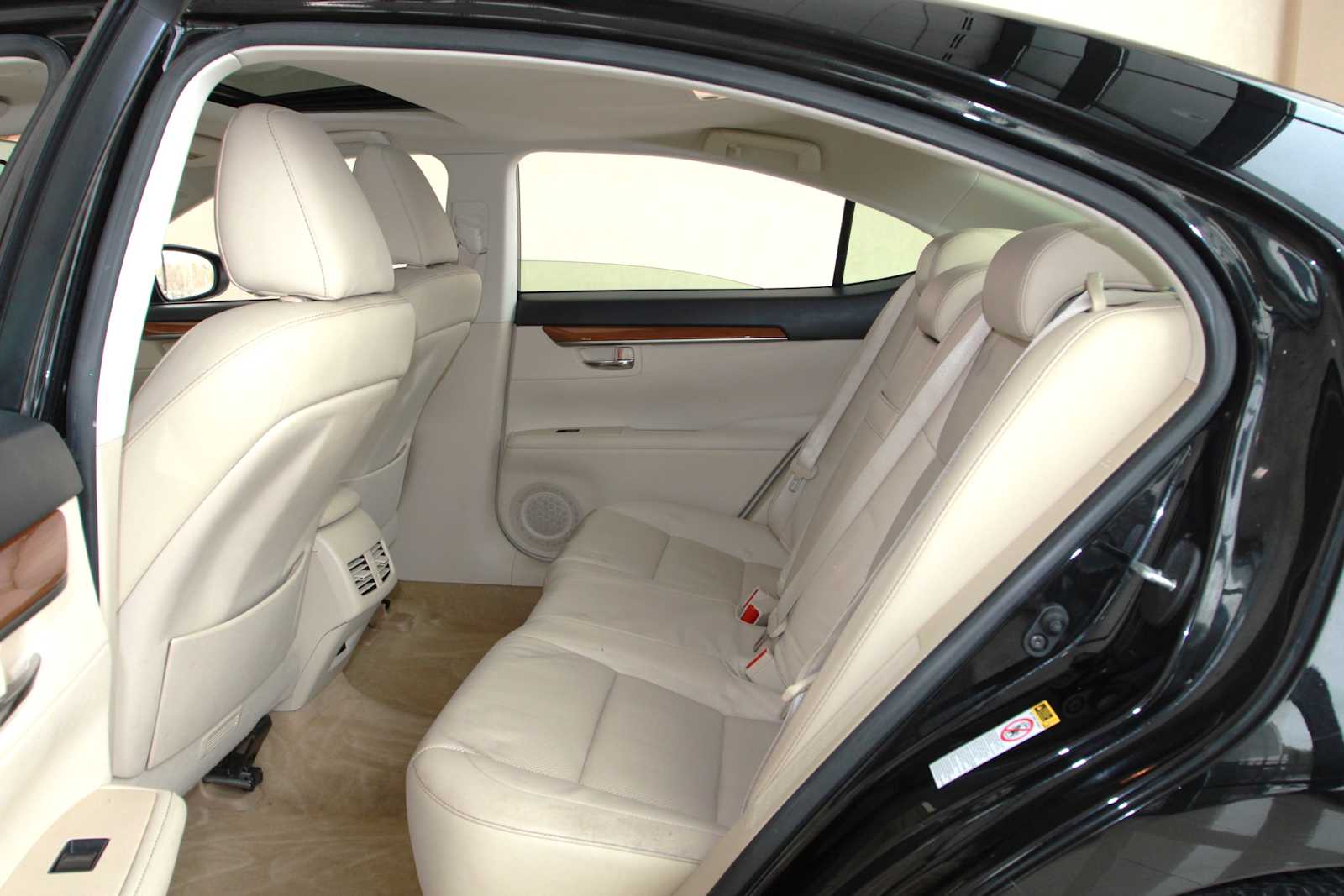 used 2014 Lexus ES 300h car, priced at $15,997