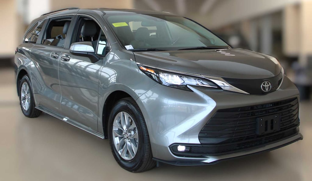 Used 2026 Toyota Sienna XLE Van Passenger Van