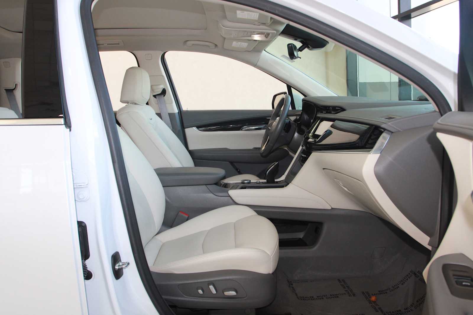 used 2022 Cadillac XT6 car, priced at $31,797