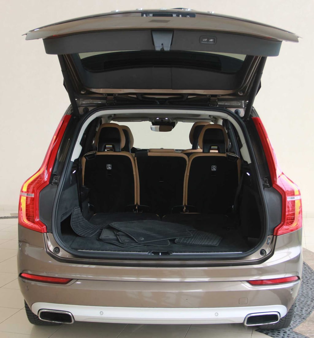 Used 2016 Volvo XC90 Momentum SUV