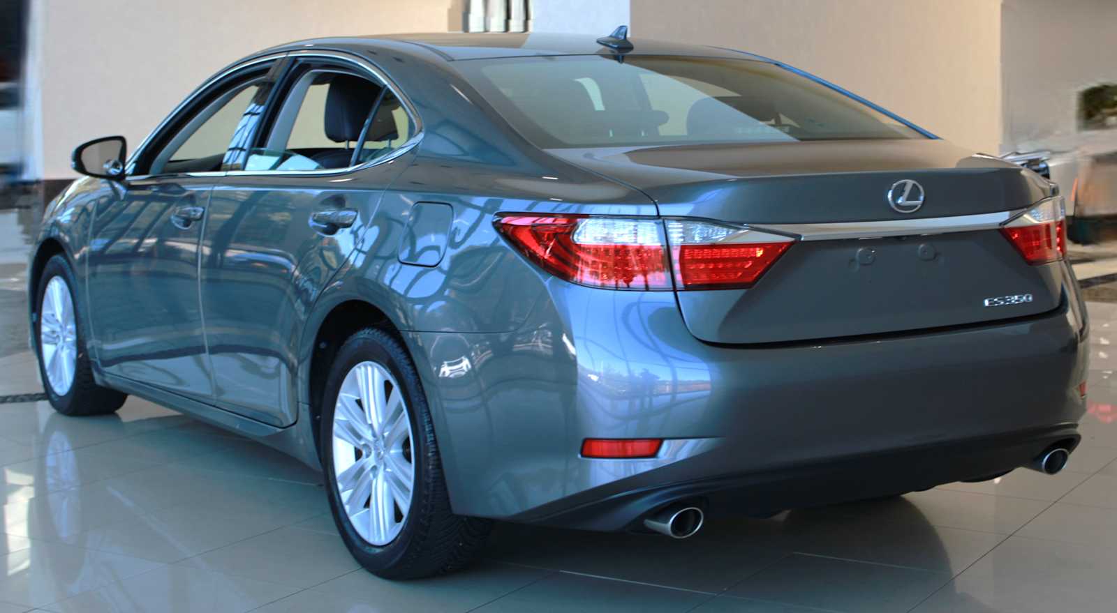 Used 2014 Lexus ES 350 4-Door Sedan