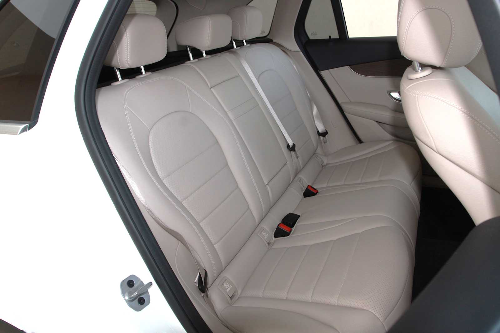 used 2022 Mercedes-Benz GLC 300 car, priced at $33,197