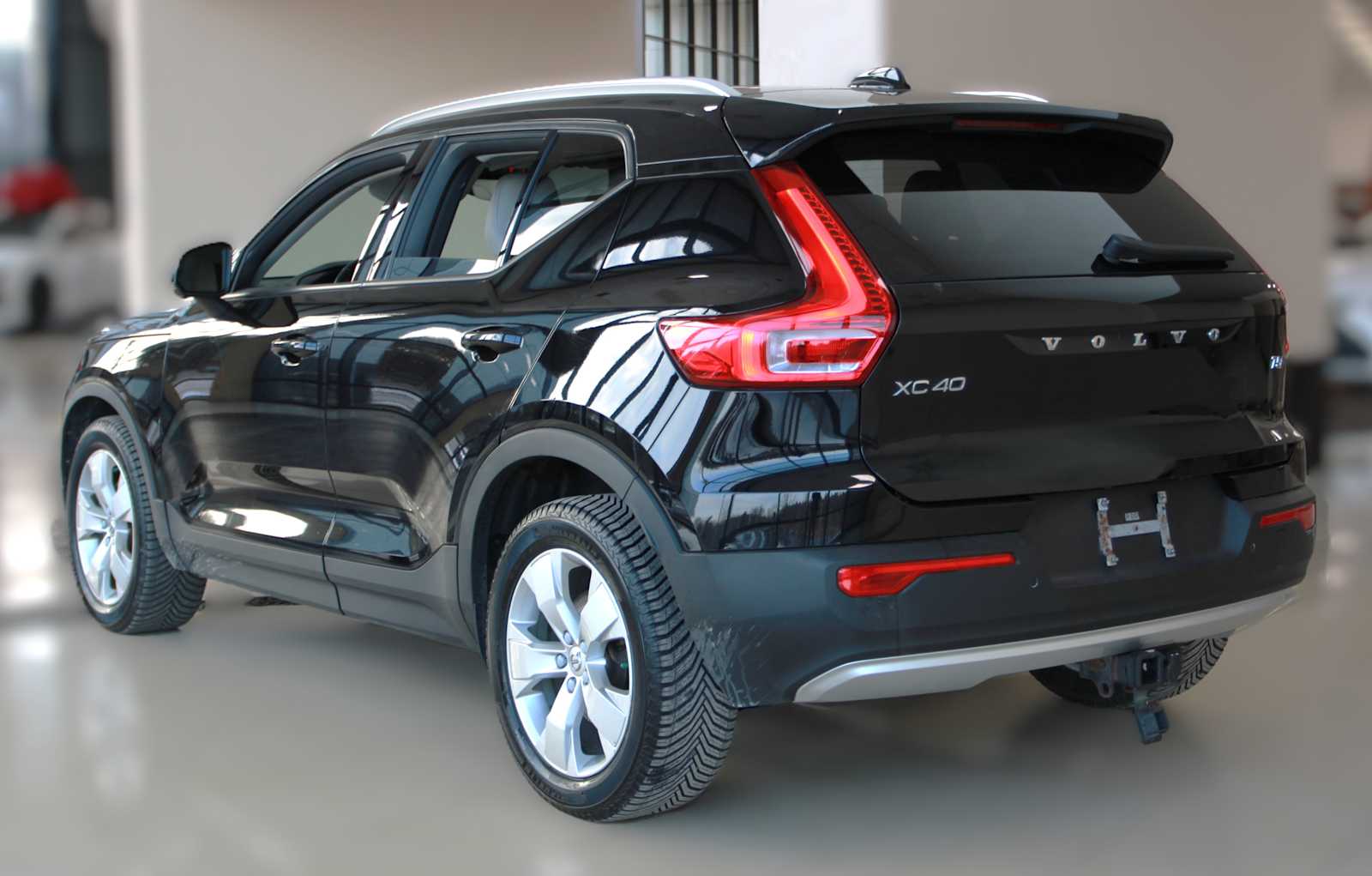 used 2020 Volvo XC40 car, priced at $17,497