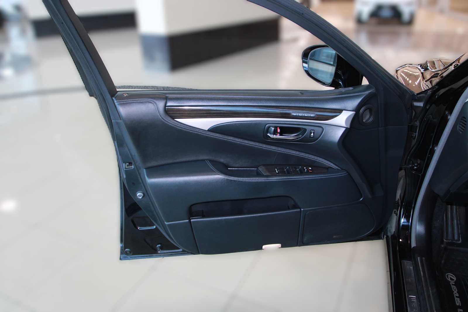 used 2013 Lexus LS 460 car, priced at $20,997