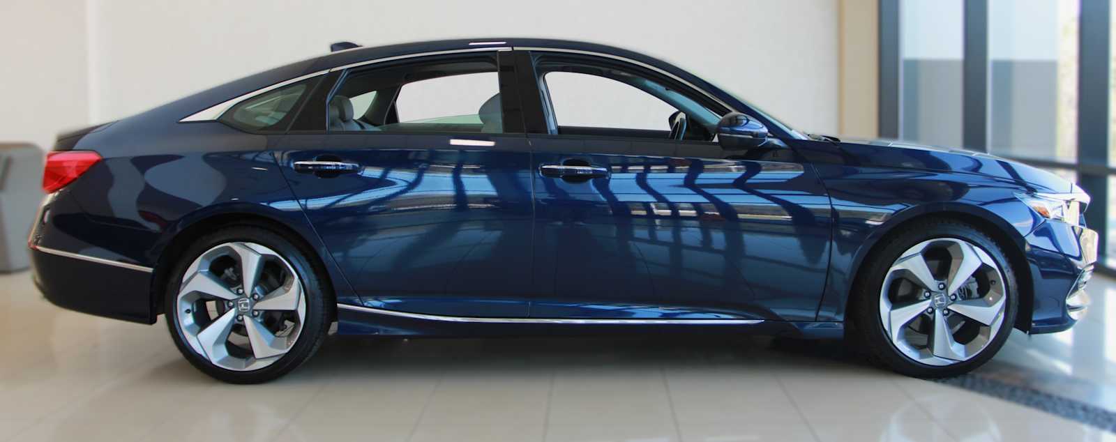 used 2020 Honda Accord car, priced at $27,497
