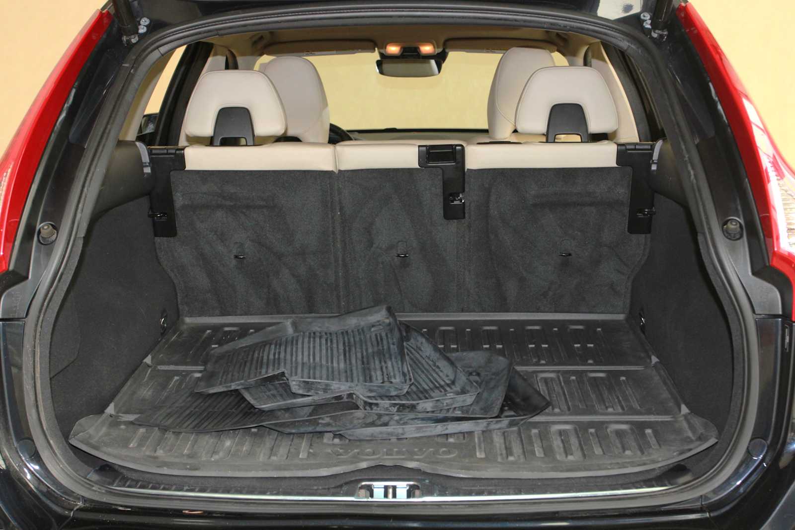 2017 Volvo XC60 14