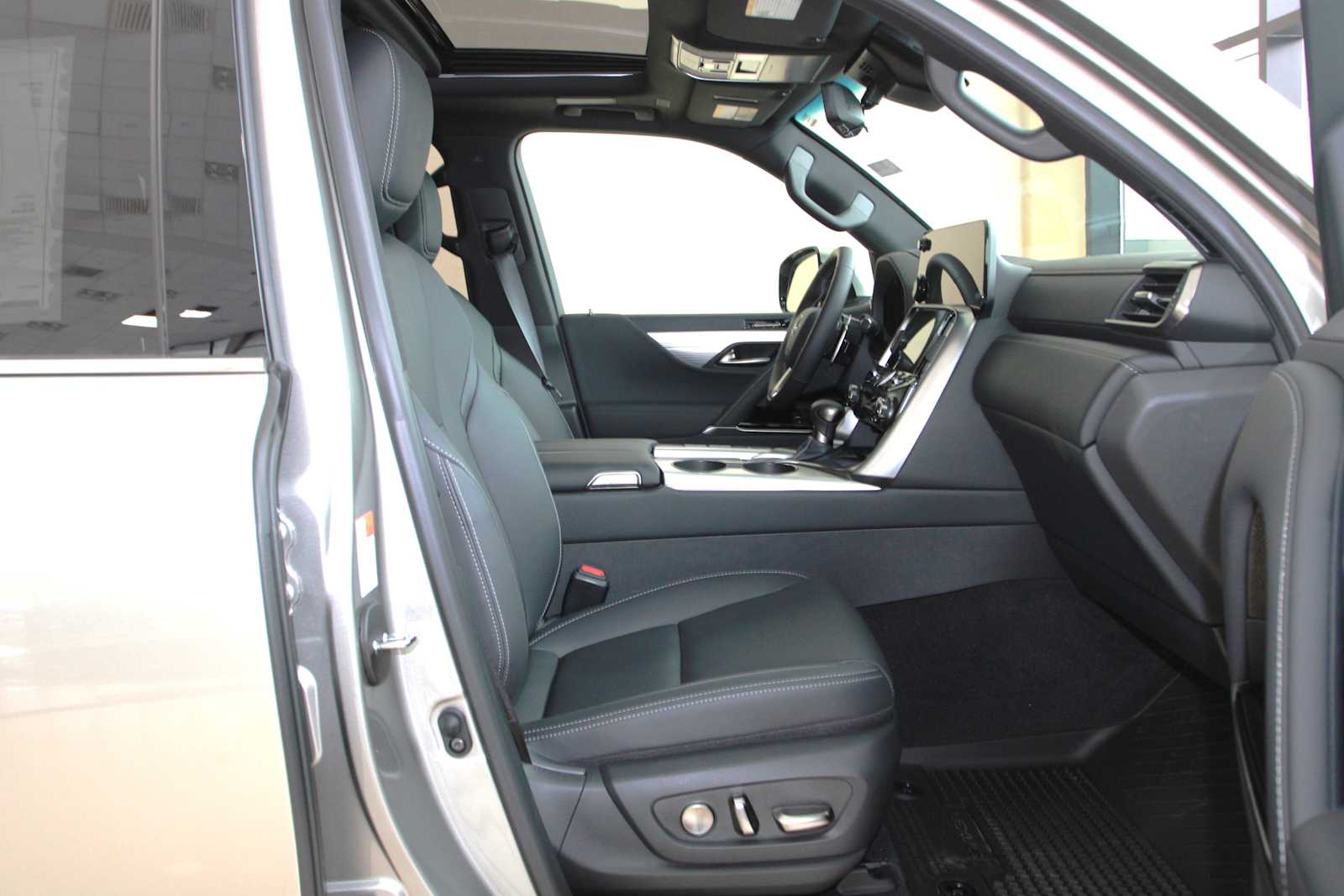 new 2026 Lexus LX 600 car, priced at $119,127