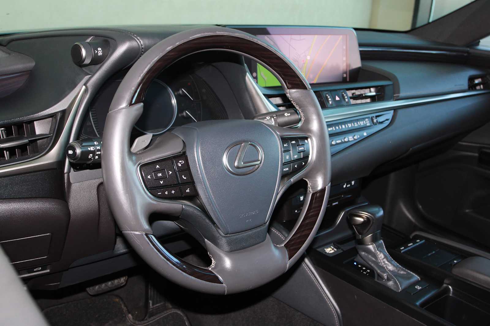 used 2020 Lexus ES 350 car, priced at $33,097