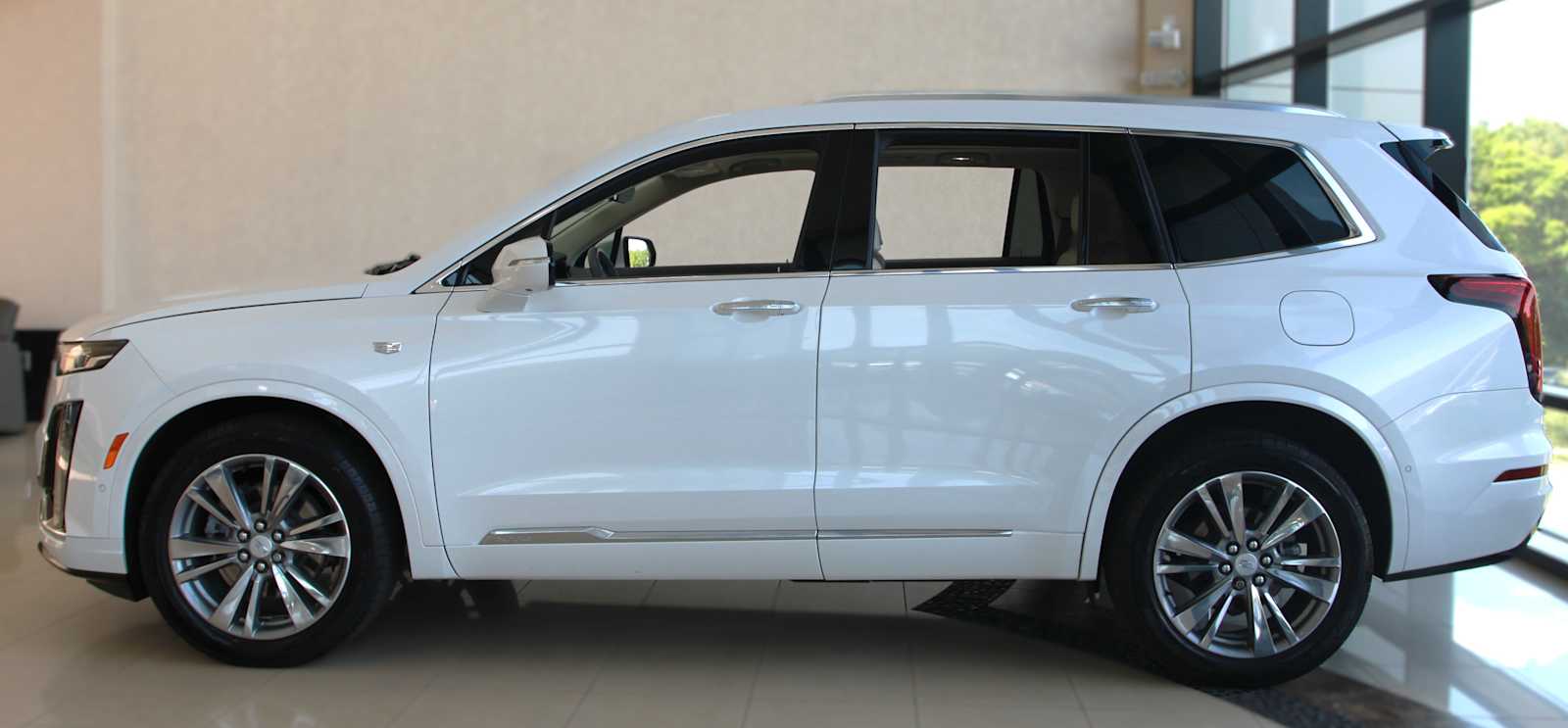 used 2022 Cadillac XT6 car, priced at $31,797