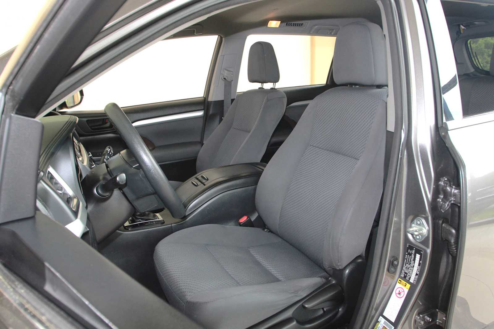used 2015 Toyota Highlander car, priced at $18,497