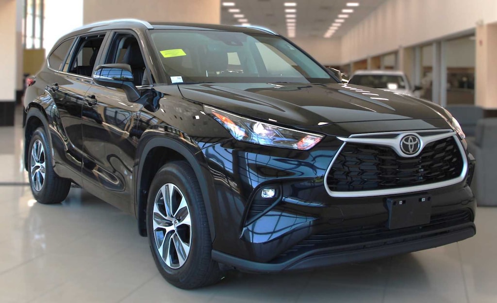 Used 2023 Toyota Highlander XLE SUV