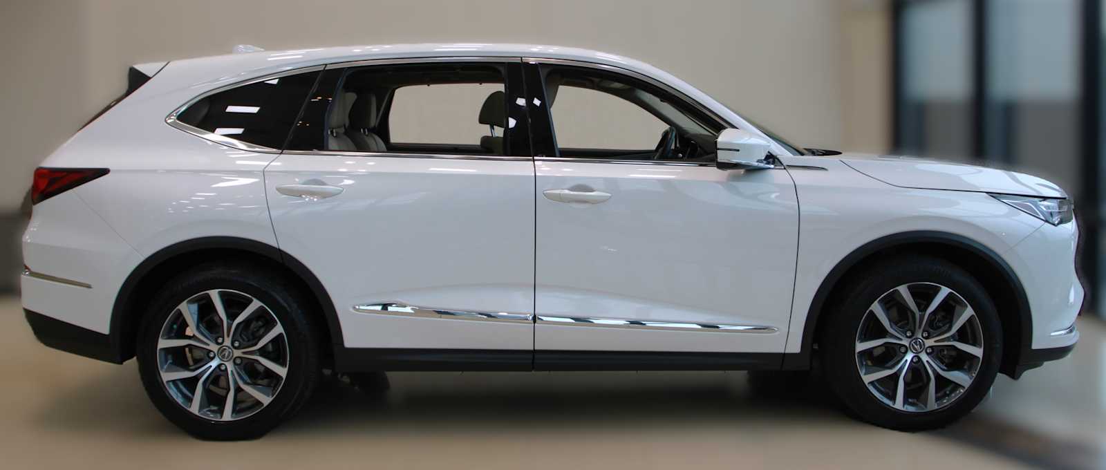 used 2023 Acura MDX car, priced at $37,797