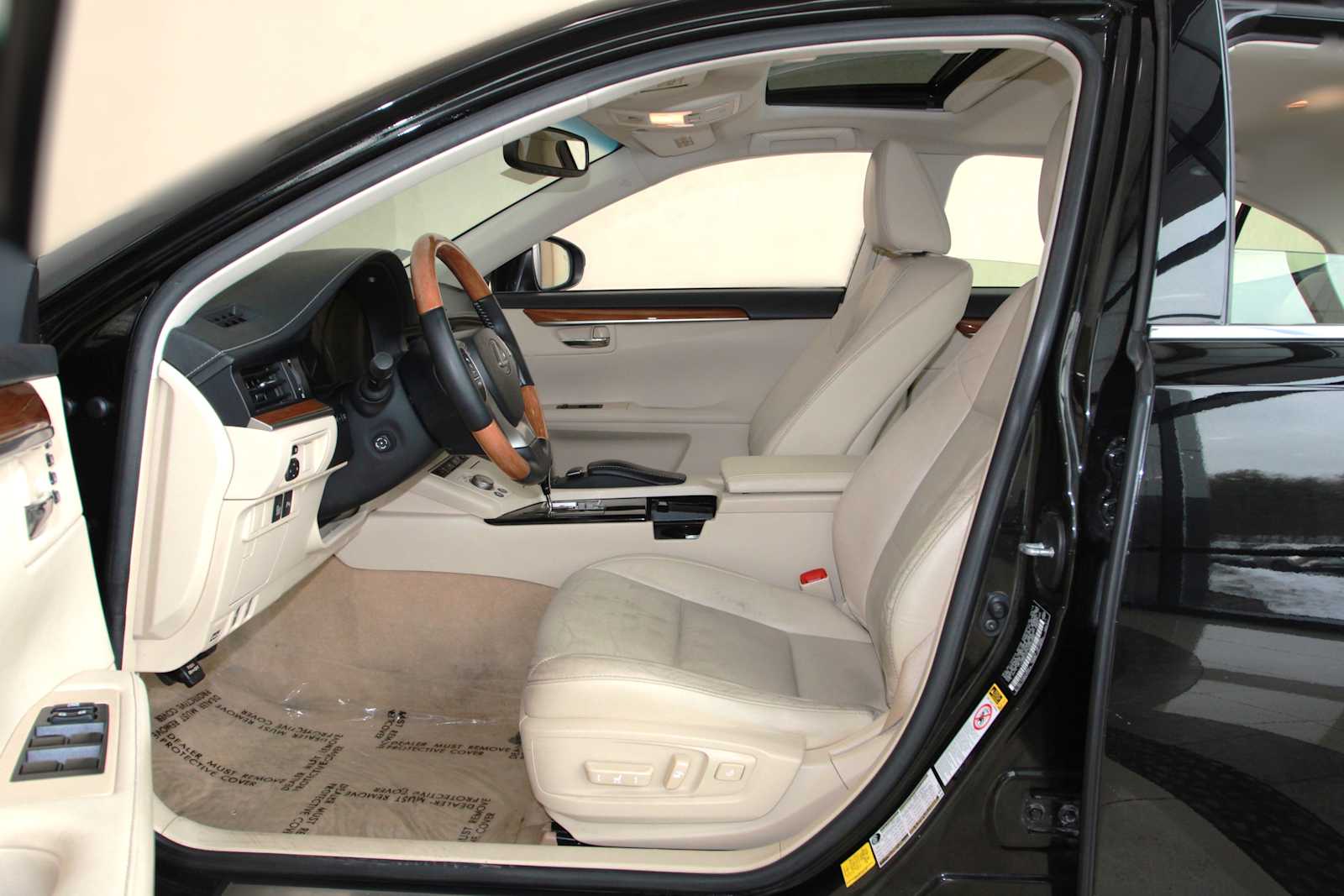 used 2014 Lexus ES 300h car, priced at $15,997