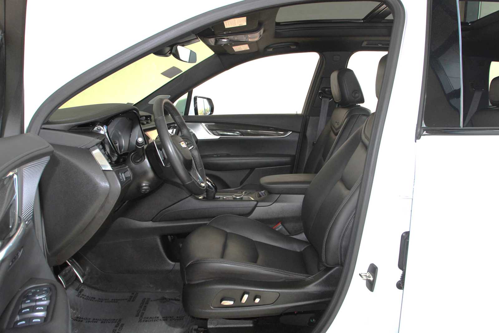 used 2023 Cadillac XT6 car, priced at $40,497