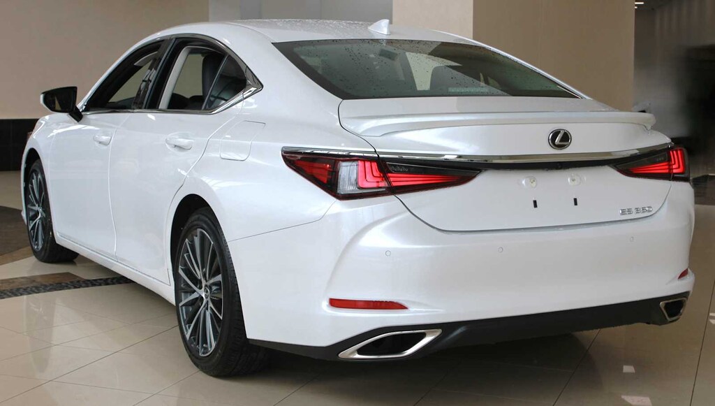 Used 2025 Lexus ES 350 Sedan