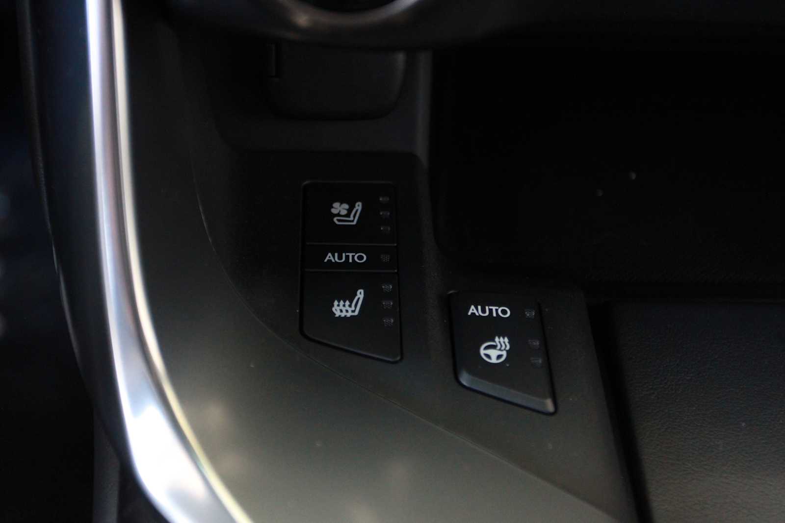 2025 Lexus LX Luxury - Photo 21