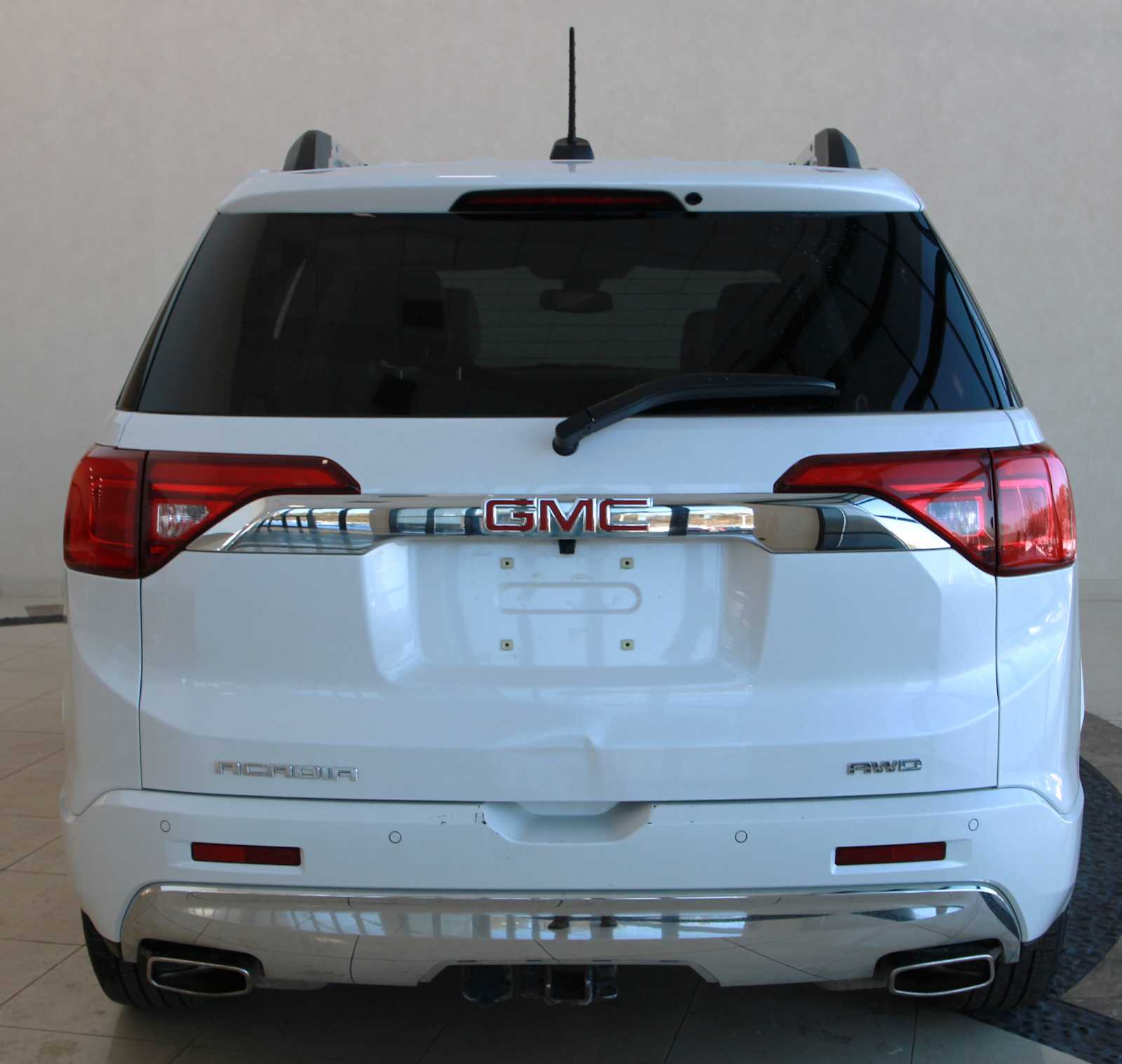 used 2018 GMC Acadia car, priced at $19,897