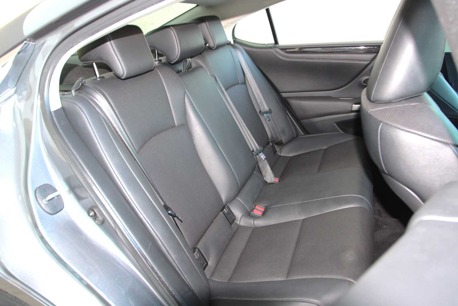 used 2020 Lexus ES 350 car, priced at $33,097