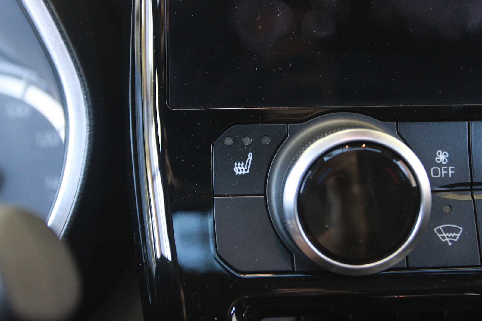 used 2023 Toyota Highlander car, priced at $40,097