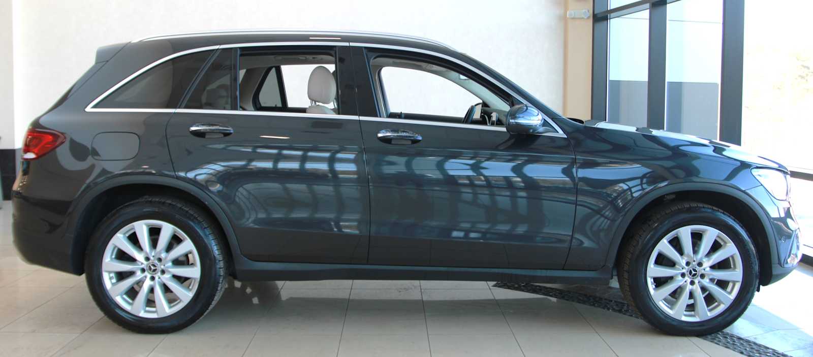 used 2020 Mercedes-Benz GLC 300 car, priced at $20,497