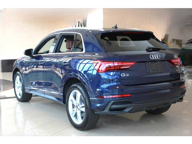 2023 Audi Q3 S line Premium Plus photo 3
