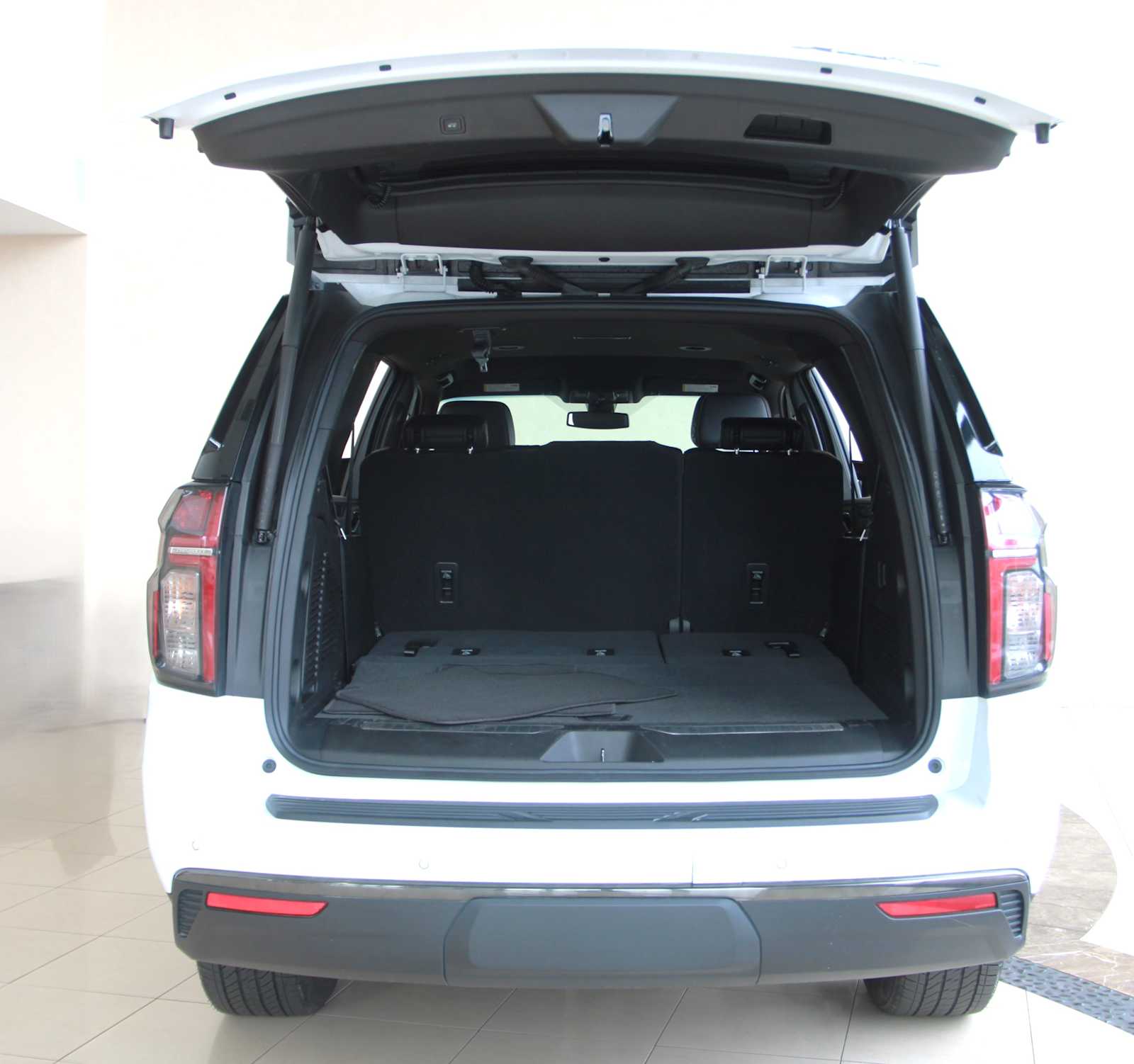 2021 Chevrolet Tahoe RST photo 4