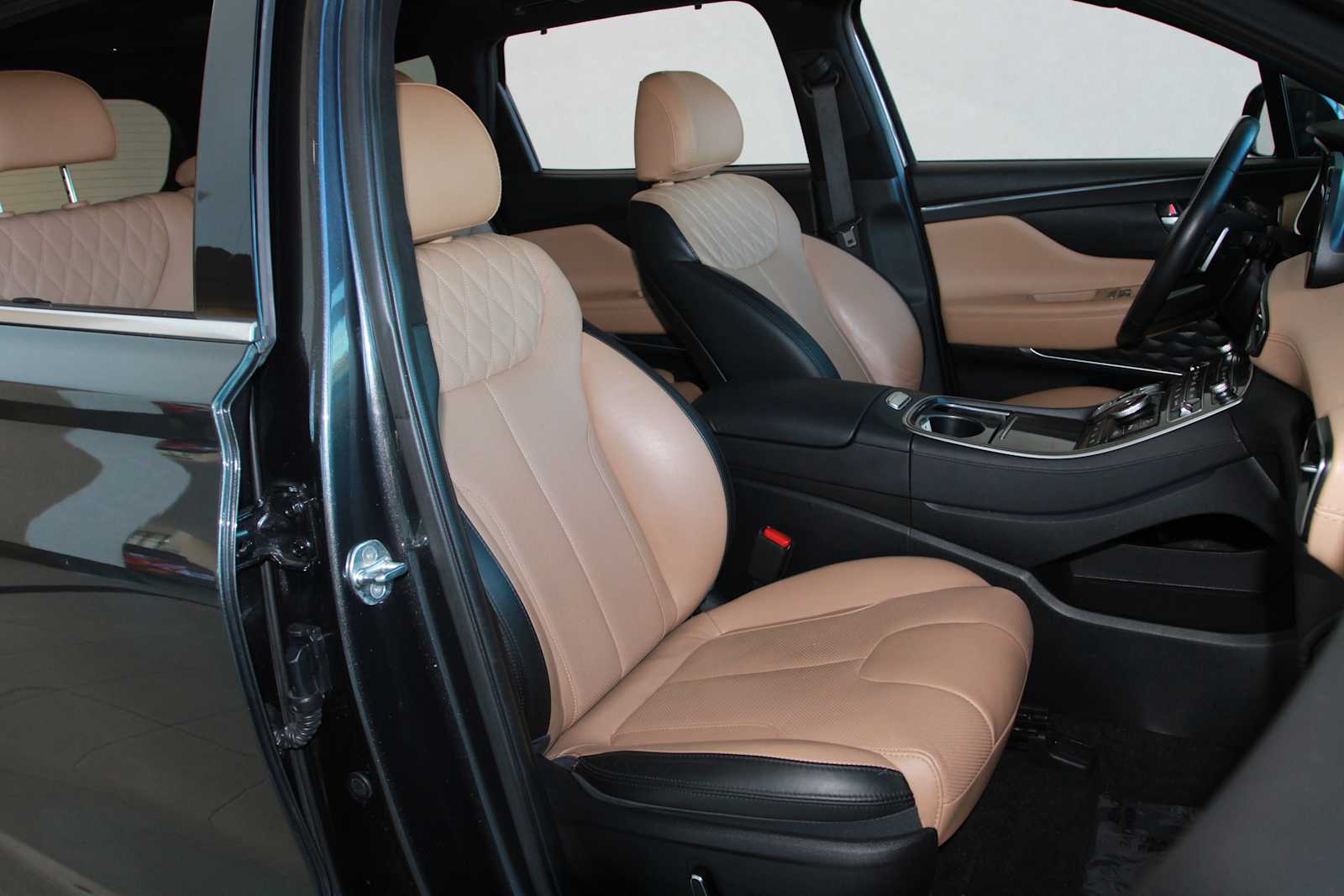 used 2023 Hyundai Santa Fe car, priced at $24,097